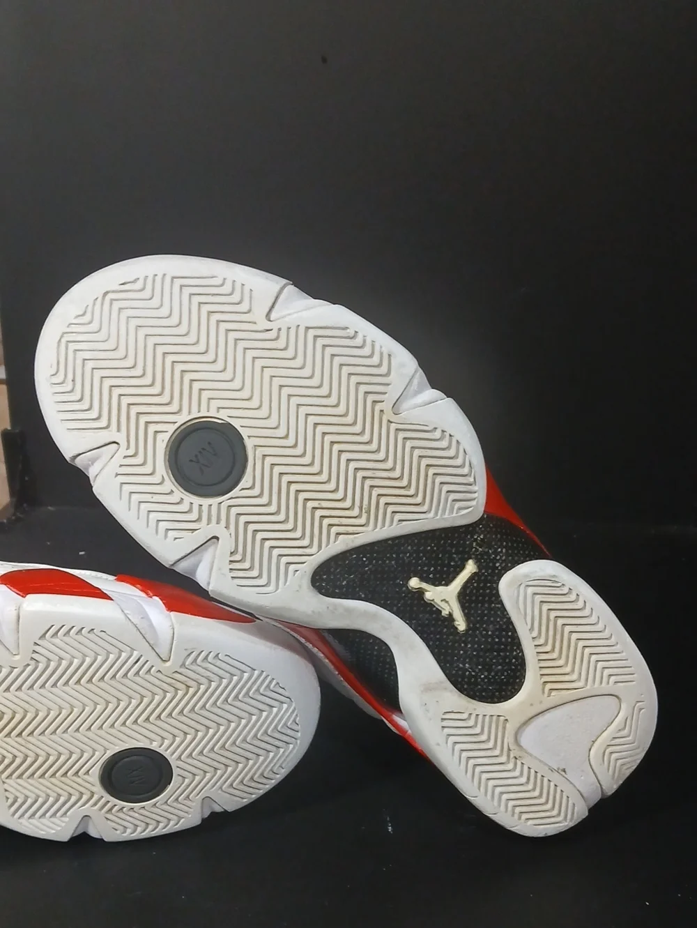 Air Jordan 14 Retro. 